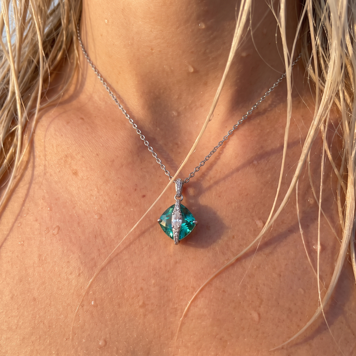 Menthe Square Necklace