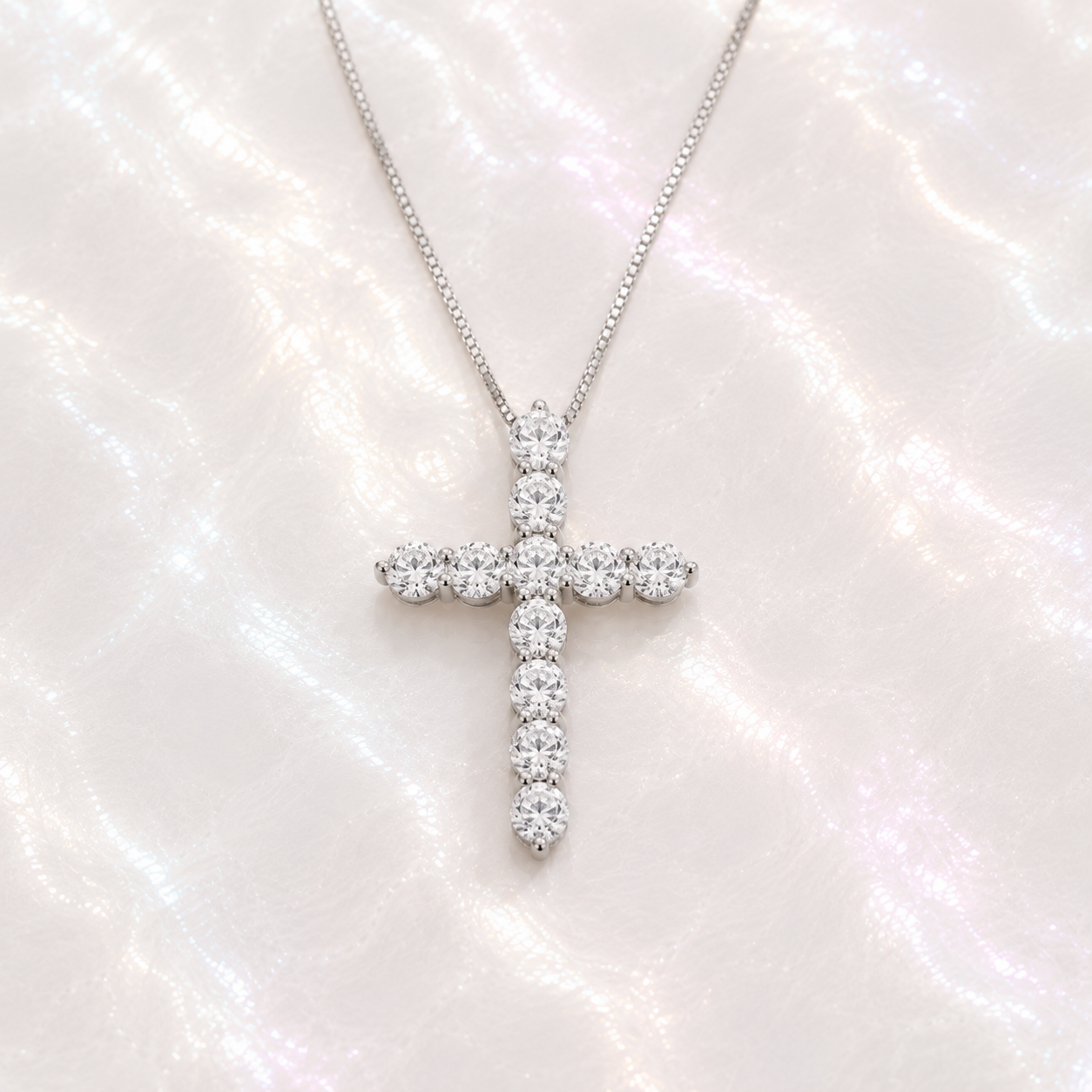 Grâce Cross Necklace
