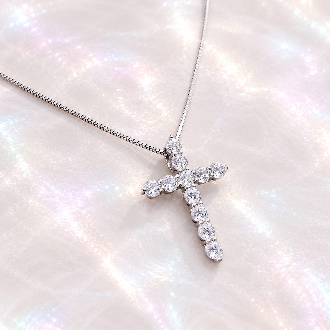 Grâce Cross Necklace