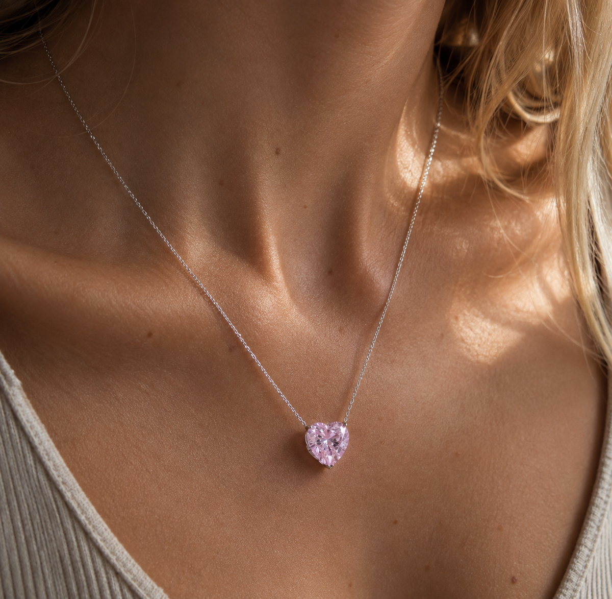 Éclat Heart Necklace