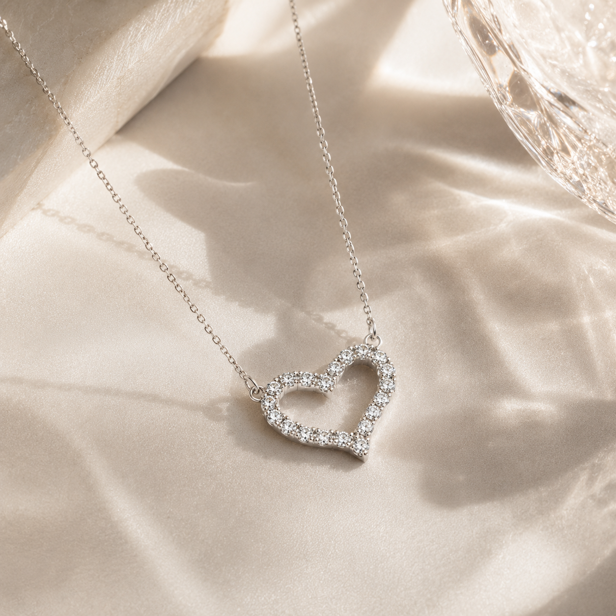Cœur Solitaire Necklace