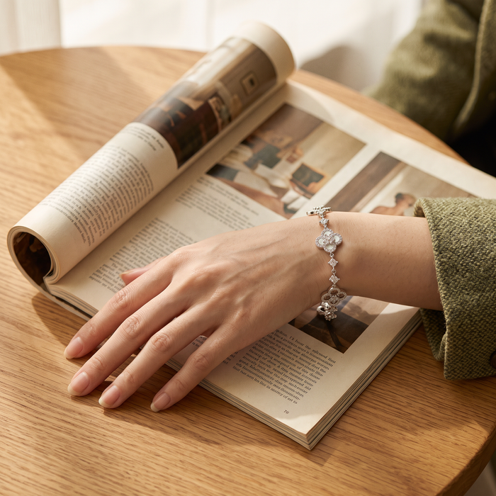 Nacre Clover Bracelet