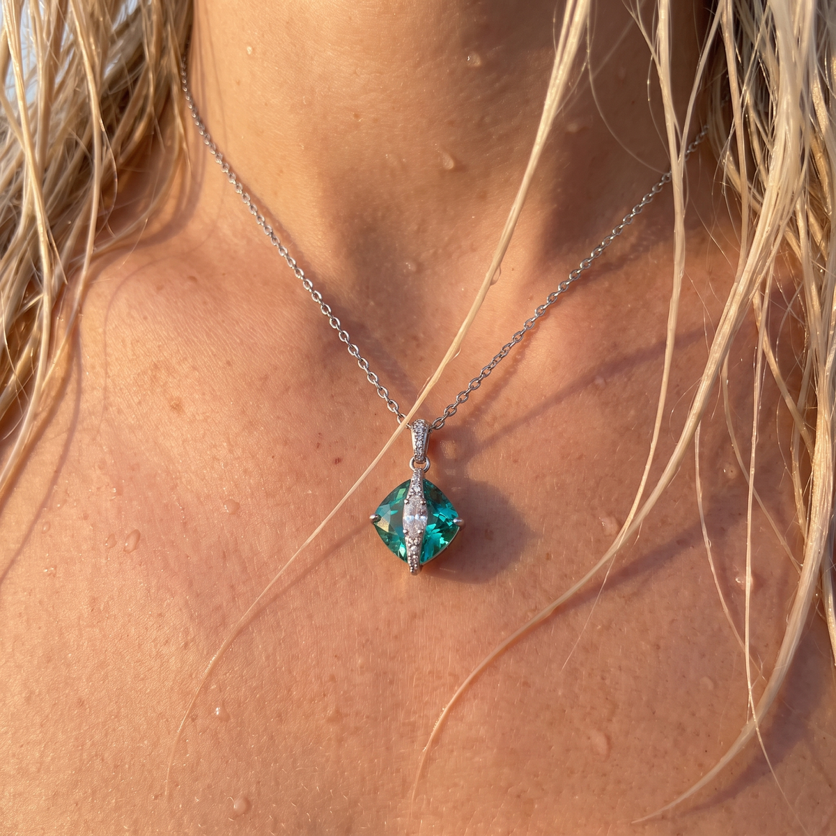 Menthe Square Necklace